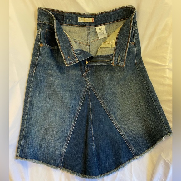 LEVI’S Denim Skirt two tone asymmetrical Sz 4 - Picture 8 of 8